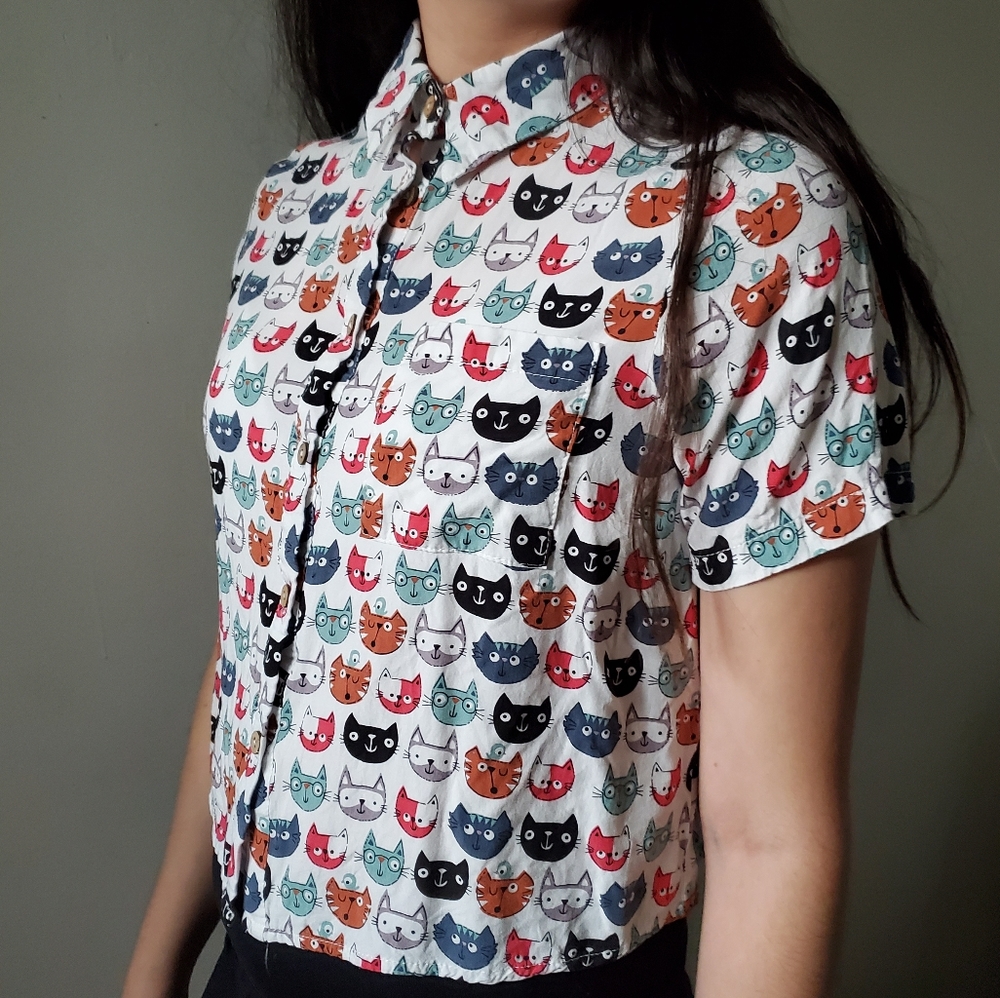 Cat cropped button up